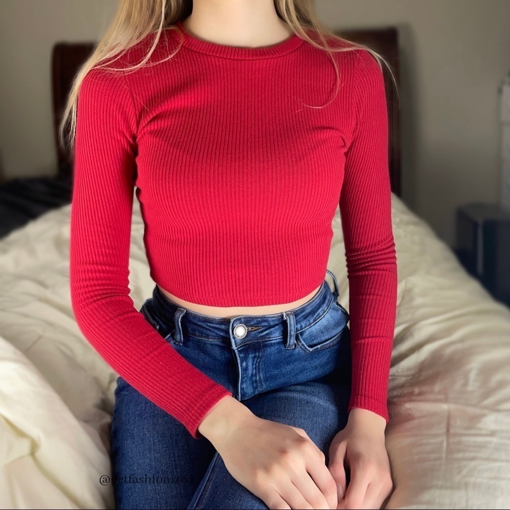 𝅺✨new✨ Red Ribbed Long Sleeve Crop Top